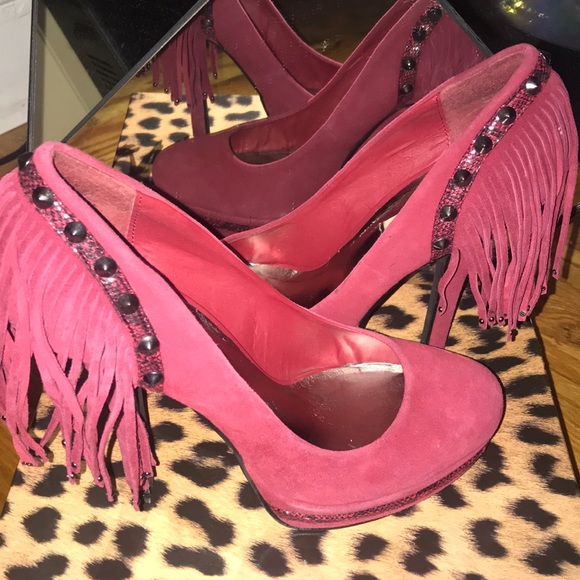 Sexy Red Fringe Suede Pumps! - Picture 6 of 7